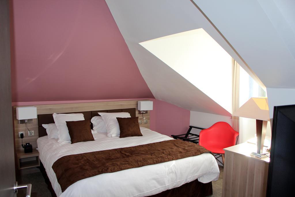 Hotel L'Esturgeon Poissy Kültér fotó