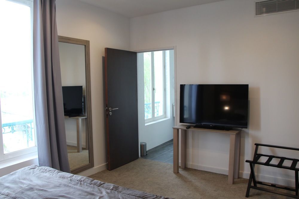 Hotel L'Esturgeon Poissy Kültér fotó