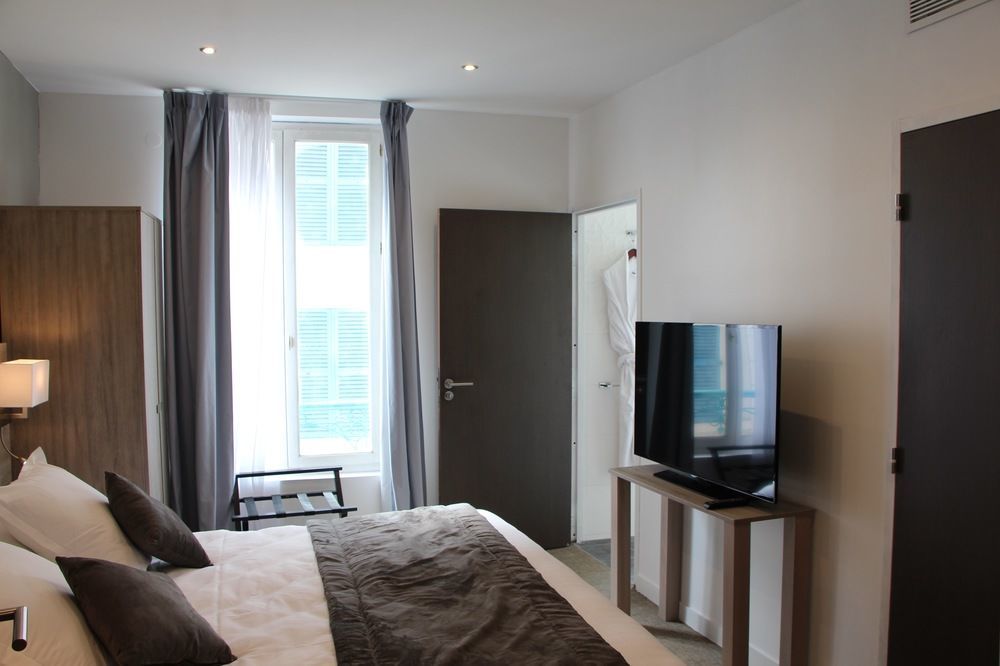 Hotel L'Esturgeon Poissy Kültér fotó