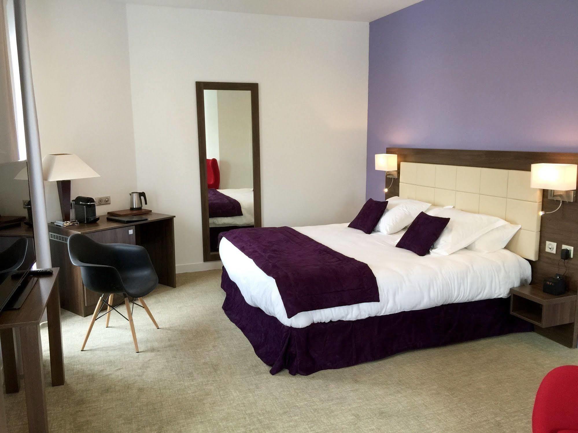 Hotel L'Esturgeon Poissy Kültér fotó