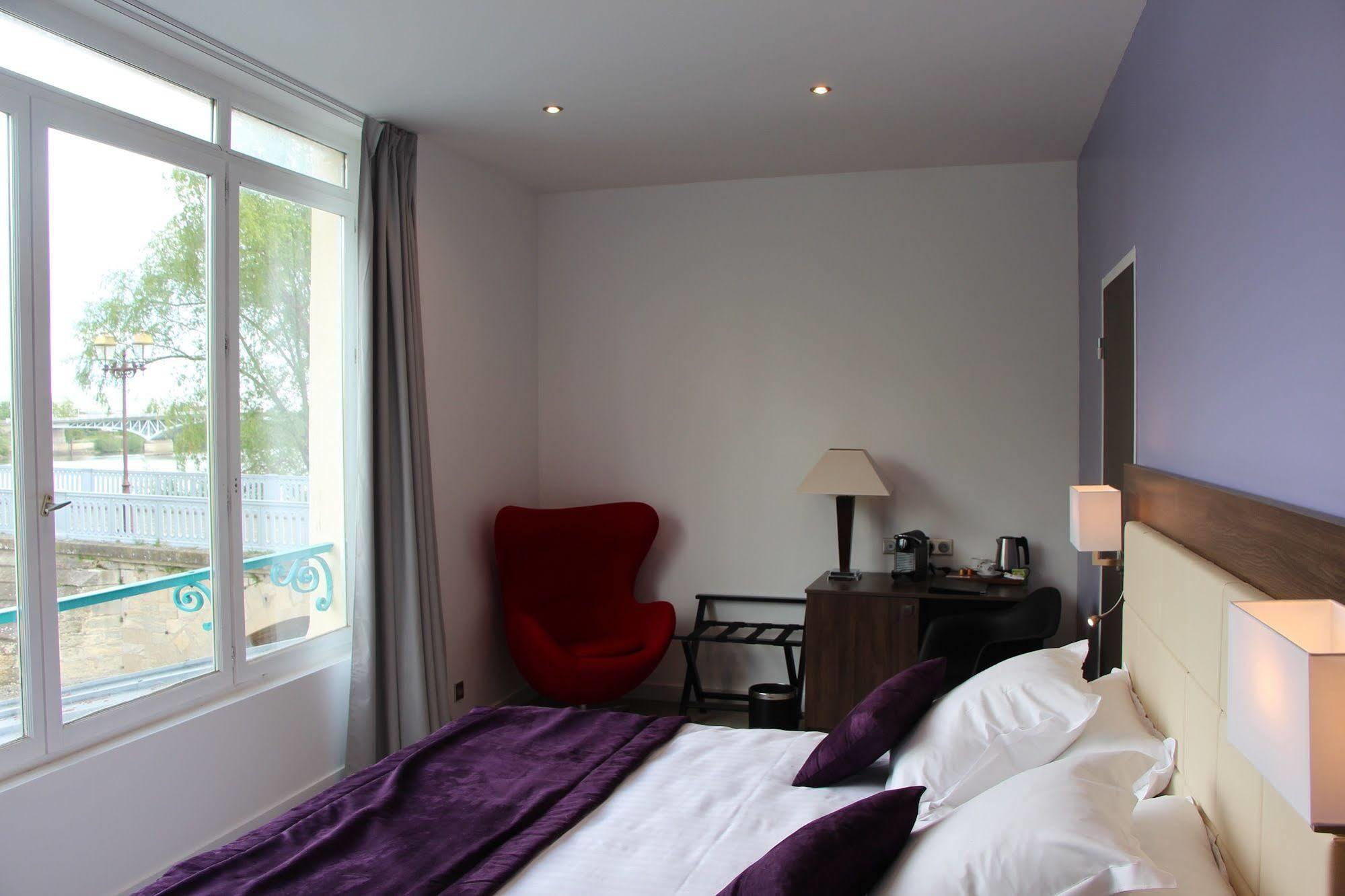 Hotel L'Esturgeon Poissy Kültér fotó